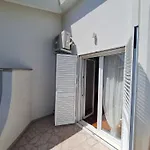 Sea View - One Bedroom With Sea View פובליאנה